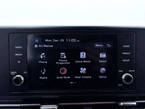 Certified 2023 Kia Carnival LX image 19