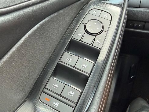 Used 2024 Nissan Rogue SV FWD image 22