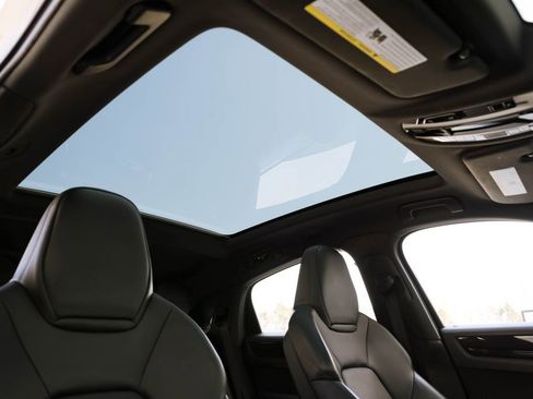 Used 2021 Porsche Cayenne Coupe image 24