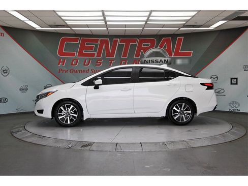 New 2025 Nissan Versa SV w/ Trunk Package image 3