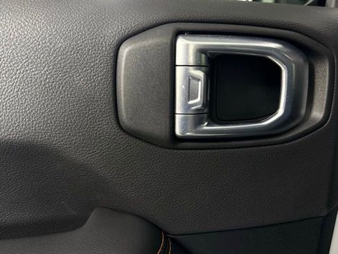 Used 2021 Jeep Gladiator Mojave image 23