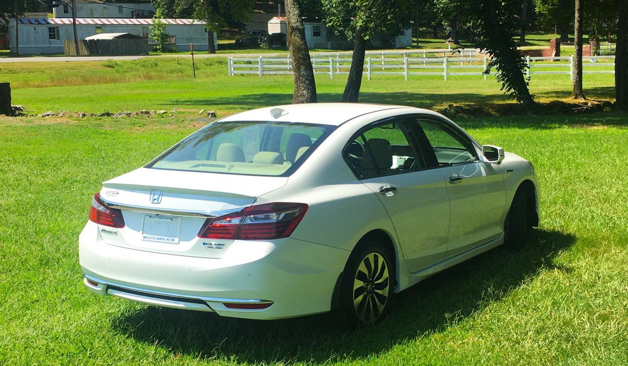 Used 2017 Honda Accord Touring image 5