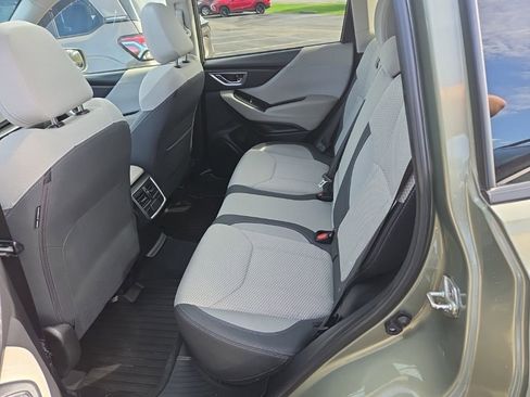 Used 2019 Subaru Forester Premium w/ All-Weather Package image 9