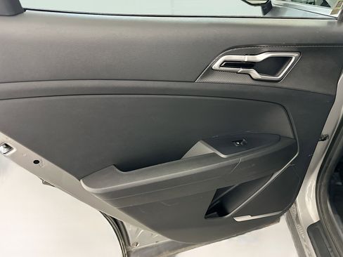 Used 2025 Kia Sportage LX image 26