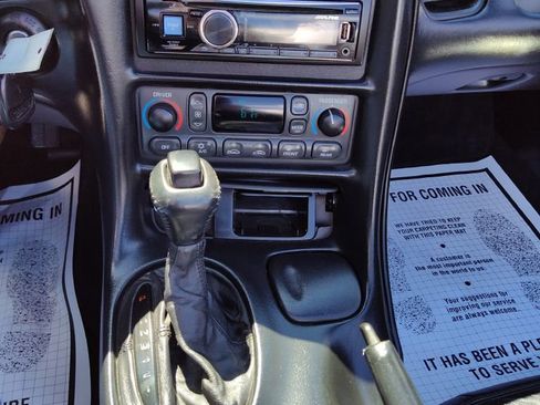 Used 2003 Chevrolet Corvette Convertible w/ Preferred Equipment Group1 image 29