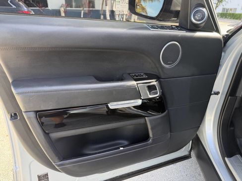 Used 2014 Land Rover Range Rover Supercharged image 9