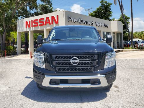 Certified 2024 Nissan Titan SV w/ SV Convenience Package image 2