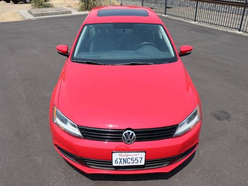 Used 2012 Volkswagen Jetta SE FWD image 2
