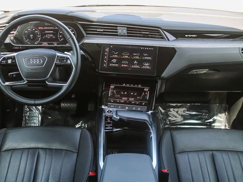 Used 2022 Audi e-tron Premium image 12