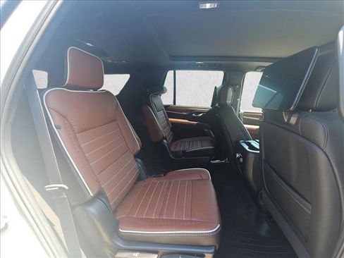 Used 2024 GMC Yukon Denali Ultimate AWD/4WD image 19