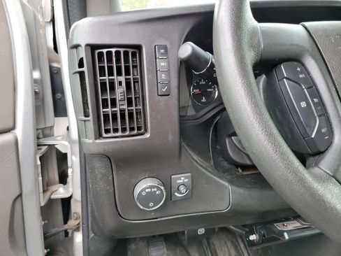 Used 2020 Chevrolet Express 3500 LS RWD image 16