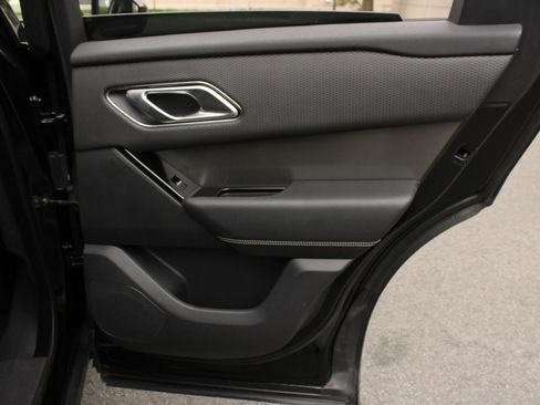 Used 2020 Land Rover Range Rover Velar S AWD/4WD image 25