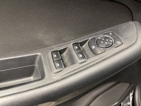 Used 2018 Ford Edge SE image 20