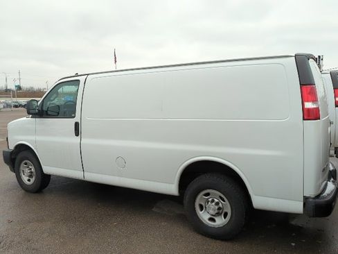 Used 2019 Chevrolet Express 2500 w/ Driver Convenience Package image 3