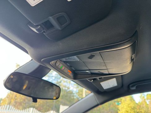 Used 2018 Chevrolet Equinox LT image 24