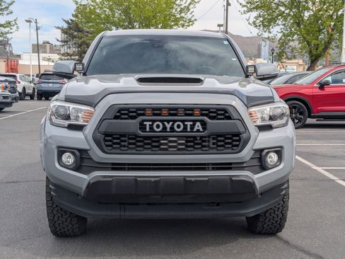 Used 2021 Toyota Tacoma TRD Sport w/ Technology Package RWD image 11