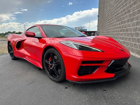 Used 2020 Chevrolet Corvette Stingray Preferred Cpe w/ 2LT RWD image 3