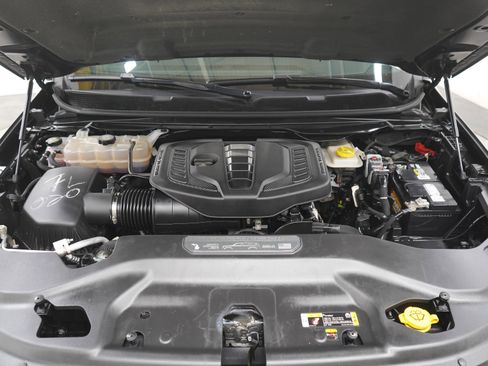 Used 2024 Jeep Wagoneer Series II AWD/4WD image 34