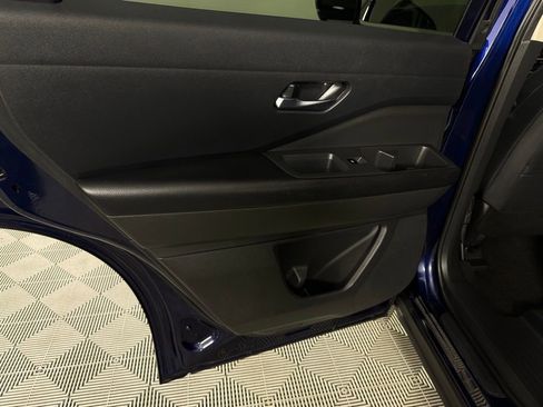 Used 2022 Nissan Pathfinder SV w/ SV Premium Package image 27