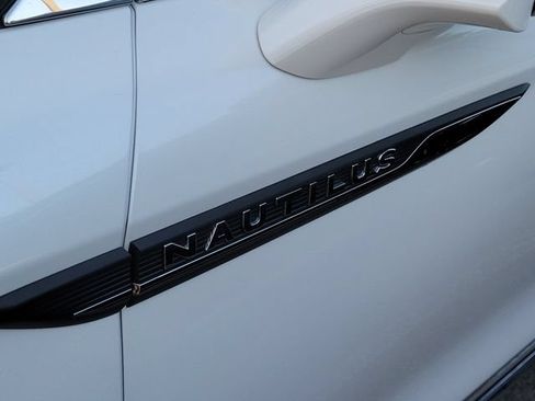 Certified 2023 Lincoln Nautilus AWD image 5