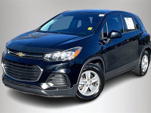 Used 2019 Chevrolet Trax LS w/ Tint and Cruise Package image 3