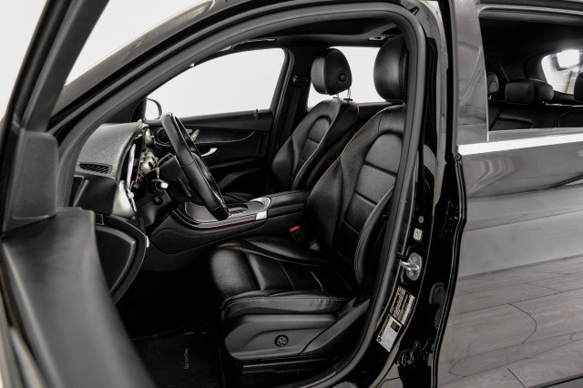 Used 2020 Mercedes-Benz GLC 300 image 33