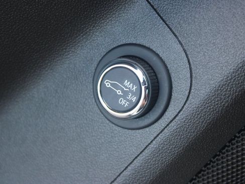 Used 2023 GMC Acadia SLT w/ Preferred Package FWD image 50