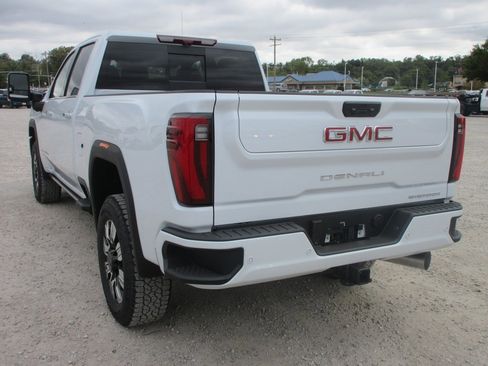 New 2026 GMC Sierra 2500 Denali w/ Denali Reserve Package image 9