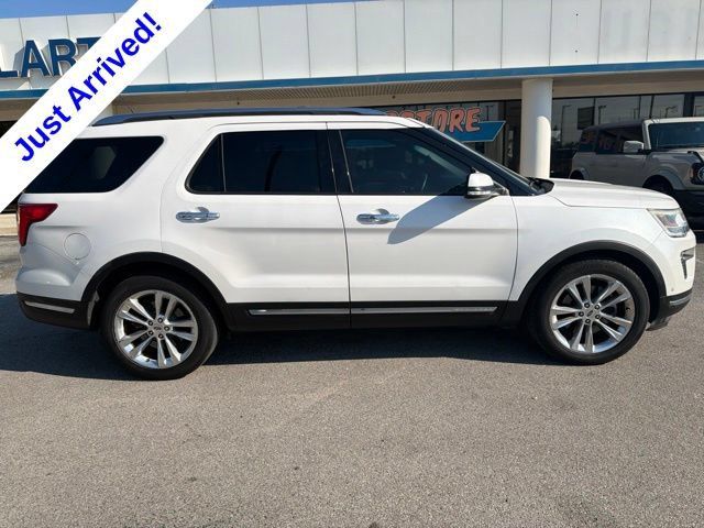 Used 2018 Ford Explorer Limited w/ Equipment Group 301A FWD image 2
