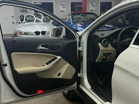 Used 2015 Mercedes-Benz GLA 250 4MATIC image 8