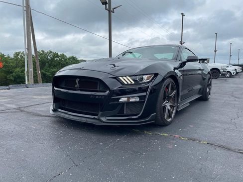 Used 2020 Ford Mustang Shelby GT500 w/ Carbon Fiber Track Pack image 24
