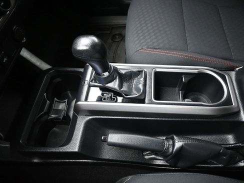 Used 2021 Toyota Tacoma SR5 image 34