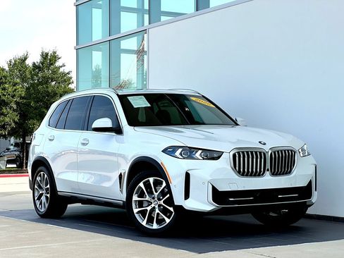 New 2026 BMW X5 xDrive40i w/ Premium Package AWD/4WD image 1
