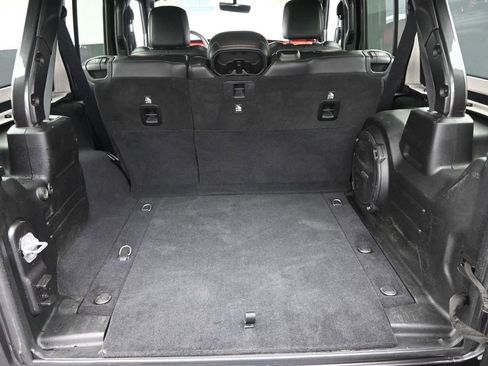 Used 2018 Jeep Wrangler Unlimited Rubicon w/ Dual Top Group image 9