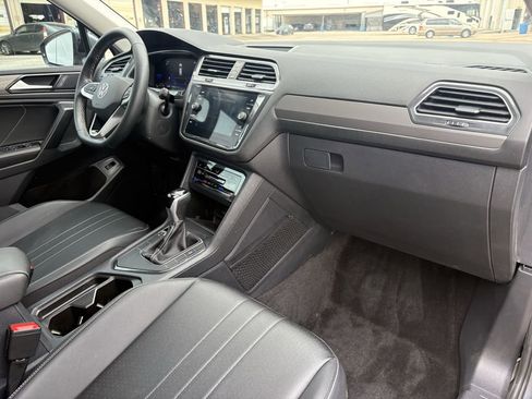 Used 2023 Volkswagen Tiguan SE FWD image 28