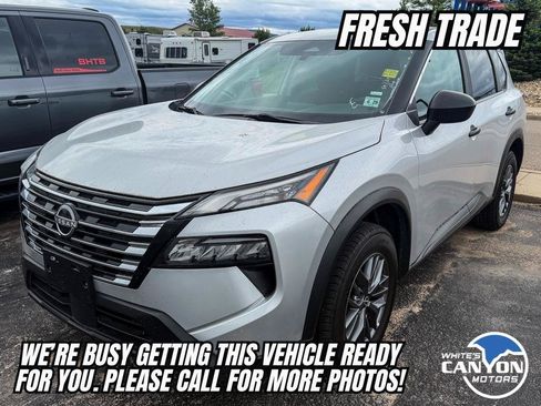 Used 2024 Nissan Rogue S AWD/4WD image 4