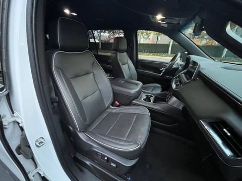 Used 2023 Chevrolet Suburban Premier image 24