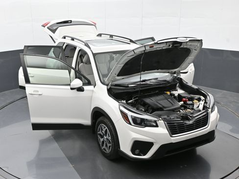 Used 2021 Subaru Forester Premium AWD/4WD image 47