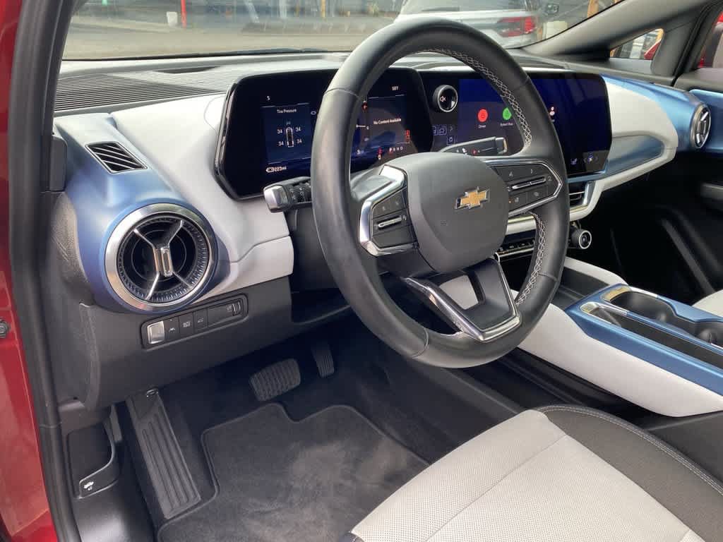 Used 2024 Chevrolet Equinox EV LT w/ LPO, Active Package AWD/4WD image 2