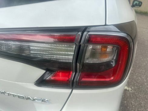 Used 2020 Subaru Outback Limited w/ Popular Package #2 AWD/4WD image 10