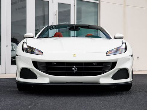 Used 2023 Ferrari Portofino M RWD image 5