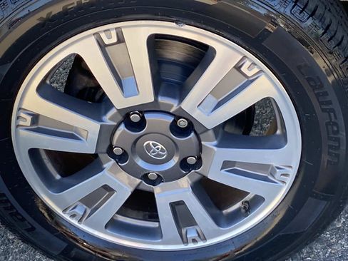 Used 2020 Toyota Tundra Platinum AWD/4WD image 27