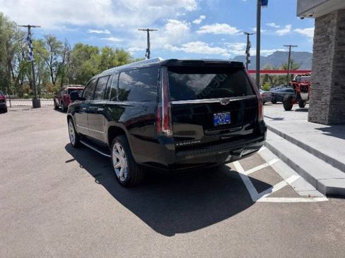 Used 2016 Cadillac Escalade Luxury AWD/4WD image 10