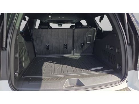 New 2026 Chevrolet Suburban LT w/ Comfort Package RWD image 30