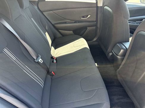 Used 2023 Hyundai Elantra SEL FWD image 17