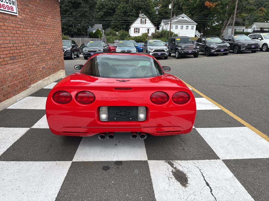 Used 2000 Chevrolet Corvette Coupe w/ Performance Handling Pkg RWD image 5