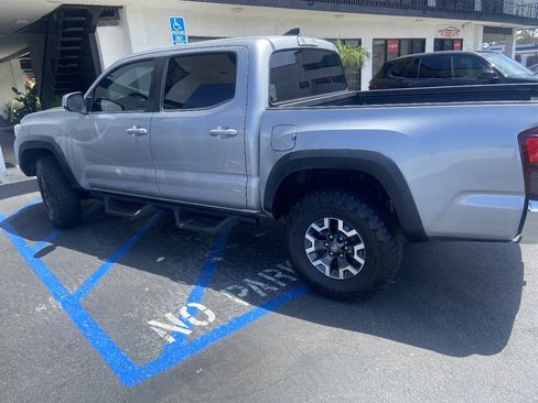 Used 2018 Toyota Tacoma TRD Off-Road RWD image 5