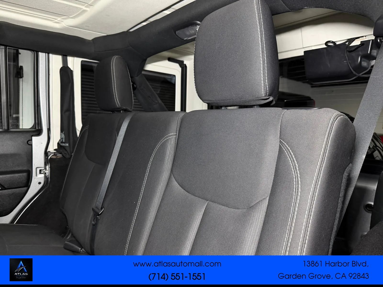 Used 2018 Jeep Wrangler Unlimited Sahara AWD/4WD image 17