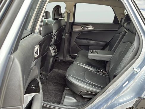 Used 2024 Kia Sportage EX image 16