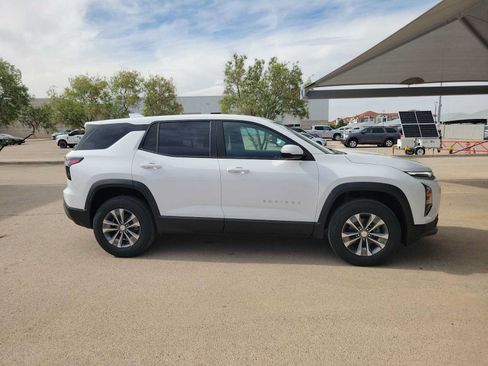 New 2026 Chevrolet Equinox LT w/ Convenience Package II FWD image 9